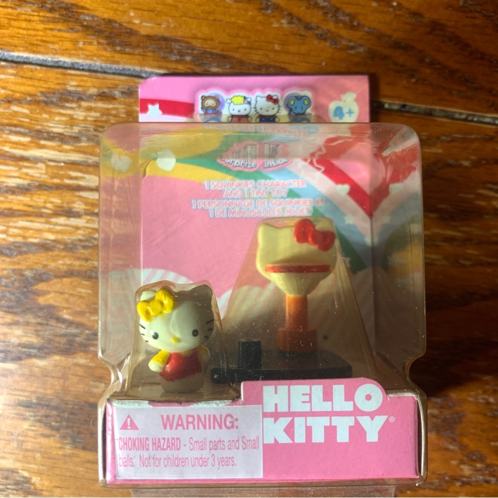 Hello Kitty Squinkies toy